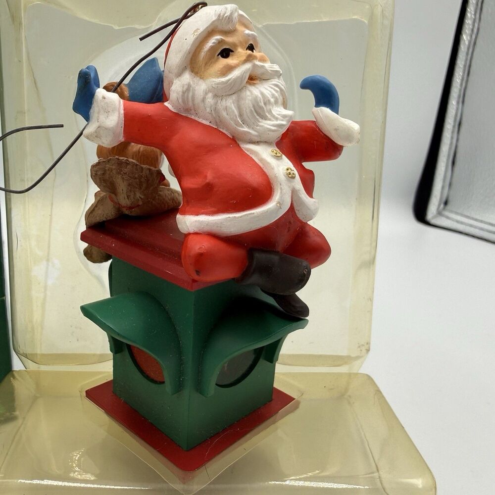 Hallmark Vintage Lighted City Lights 1984 Holiday Christmas Ornament QLX7014.